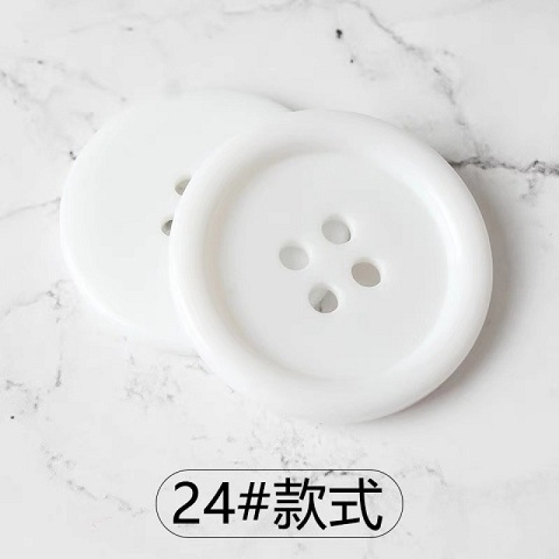 Set 100 Nút Tròn 4 Lỗ 15 / 18mm Làm Đồ Thủ Công