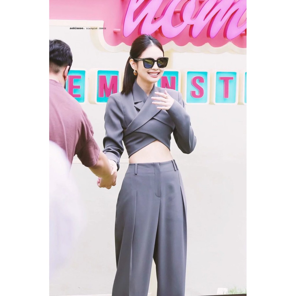 Set đồ vest croptop giống Jennie Blackpink