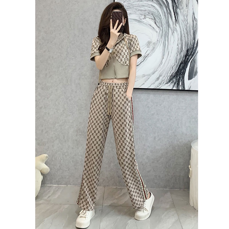 Bộ Đồ Thể Thao Áo Hoodie Tay Ngắn Phối Quần Ống Rộng Thời Trang Mùa Hè Cho Nữ