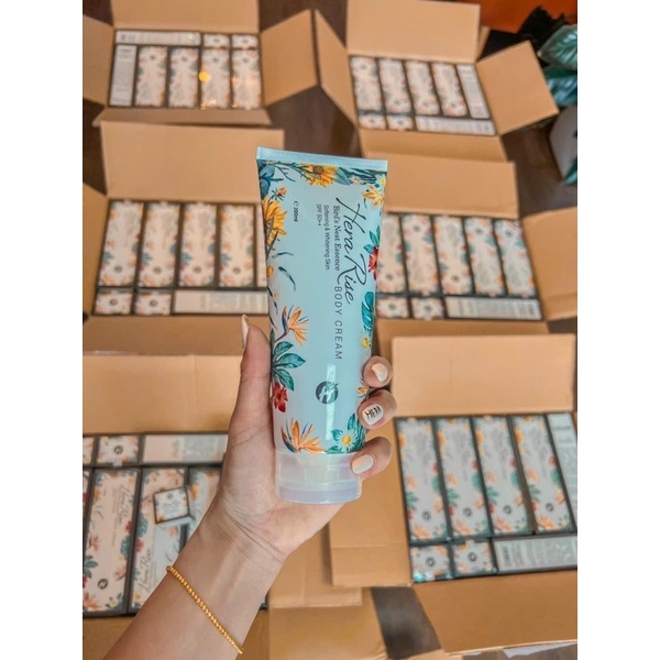Kem dưỡng trắng body độc quyền từ tinh chất yến đảo HERA RISE