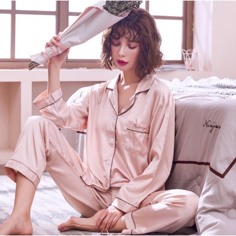 Bộ ngủ pijama phi lụa màu kem tay dài quần dài lụa mềm - Bộ mặc nhà lụa - Đồ mặc nhà vải lụa