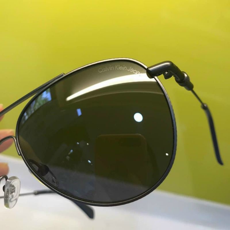 Kính Calvin Klein