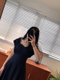 Váy kiểu cổ trái tim