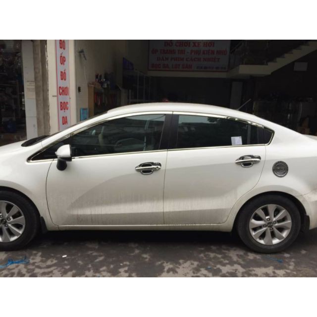 Ốp tay nắm, hõm cửa xe Kia Rio