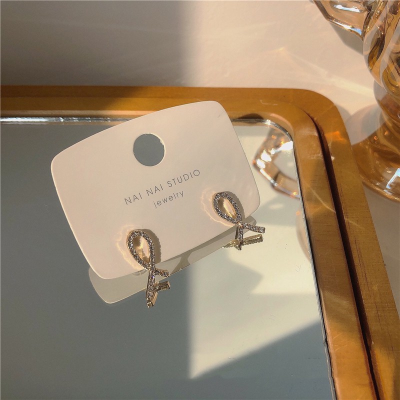 Khuyên Tai Đính Đá Phong Cách Retro C69