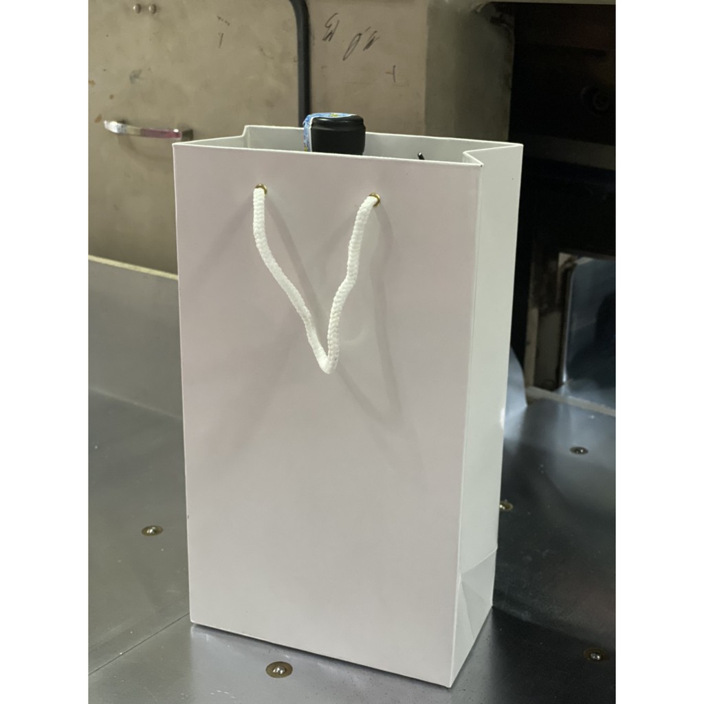 10 cái TÚI GIẤY IVORRY CỨNG ĐỰNG QUÀ CHAI RƯỢU - NƯỚC MẮM (cao 30 ngang 17 rộng hông 9 cm)