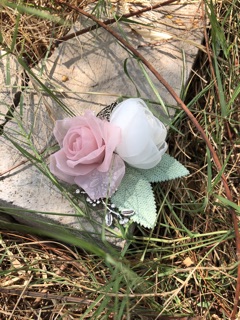 Hoa cài áo handmade - Hoa hồng đôi