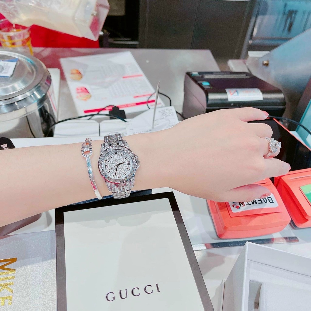 Đồng Hồ Nữ TS , mặt đính đá , dây kim loại đính đá cao cấp, chống nước , thời trang , bảo hành 12 tháng