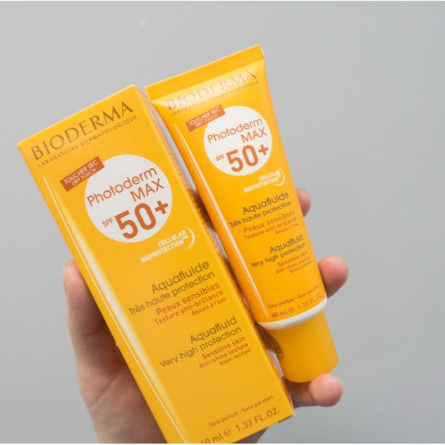 Kem Chống Nắng Giảm Dầu, Không Màu Bioderma Photoderm Max Aquafluide SPF 50+ 40ml