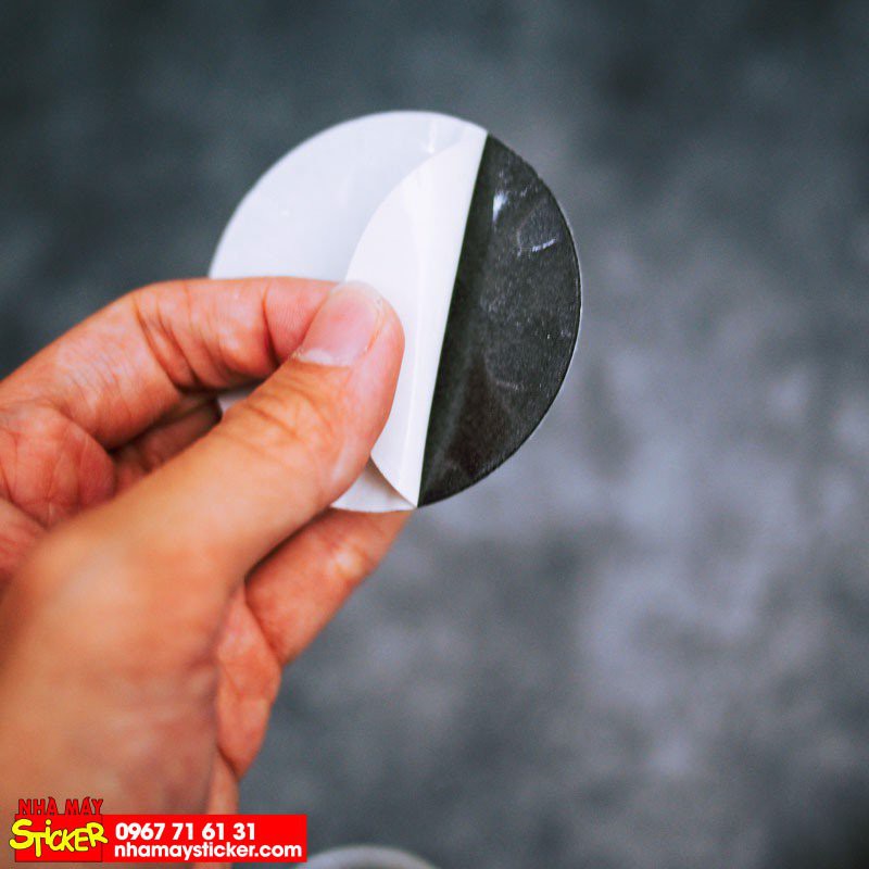 Sticker metal dán mâm xe hơi tròn 5.5cm - Shield miếng lẻ - STICKER FACTORY