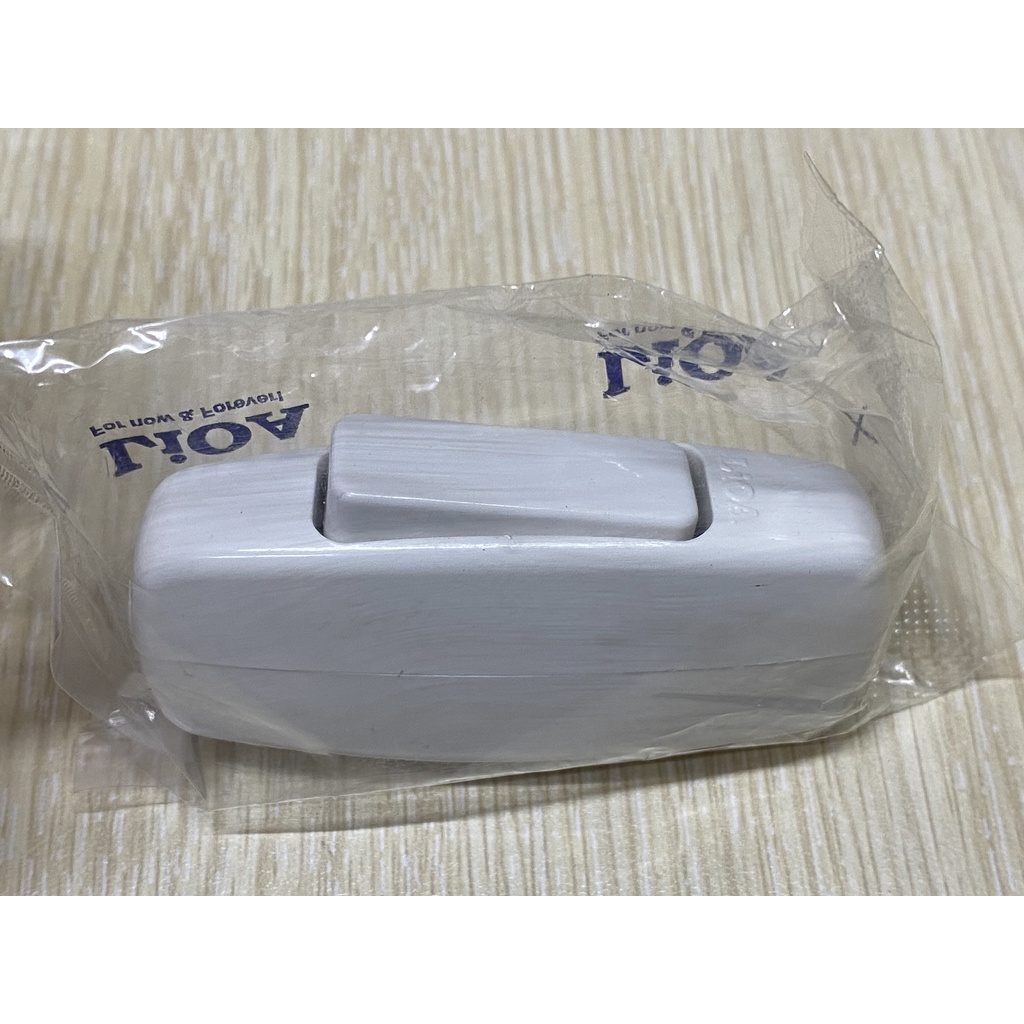 Công tắc quả nhót Lioa 10A - 250V