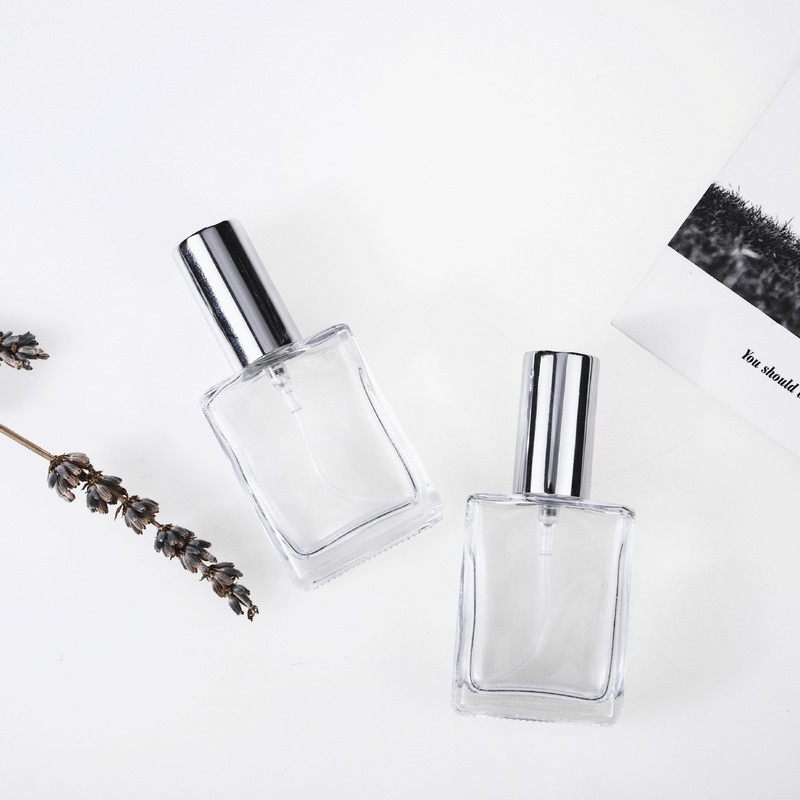 Chai Thủy Tinh Rỗng Trong Suốt Dạng Xịt 15ML Dùng Đựng Nước Hoa Khi Đi Du Lịch