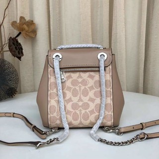Balo nhỏ gọn xinh xắn size :17*19* 9 cm .