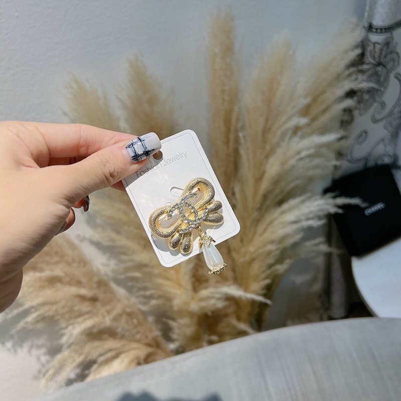 Tag cài áo vest, tag cài áo chanel các hãng