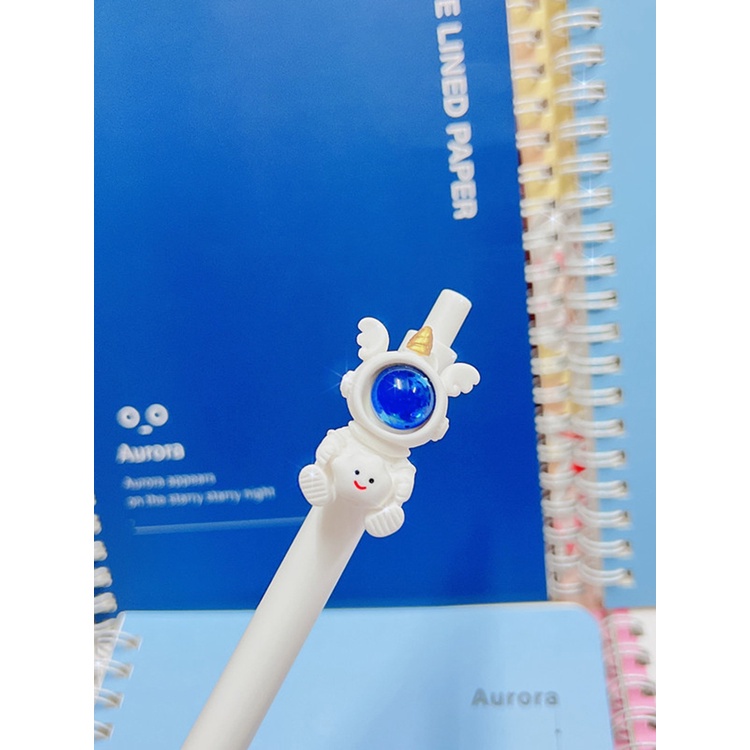 Bút Bi Mực Đen Ngòi 0.5 Họa Tiết Phi Hành Gia Hoạt Hình