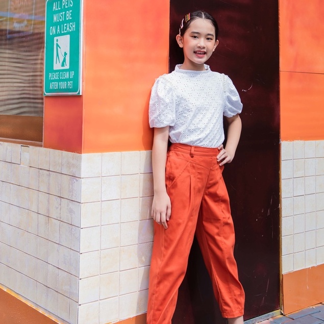 Quần kaki JOOKYLI bé gái chun Baggy 22G1015