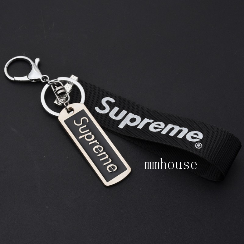 Móc chìa khóa in logo Supreme sang trọng
