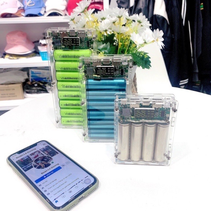 Box sạc dự phòng mica 4,6,8,12,16 cell trong suốt.