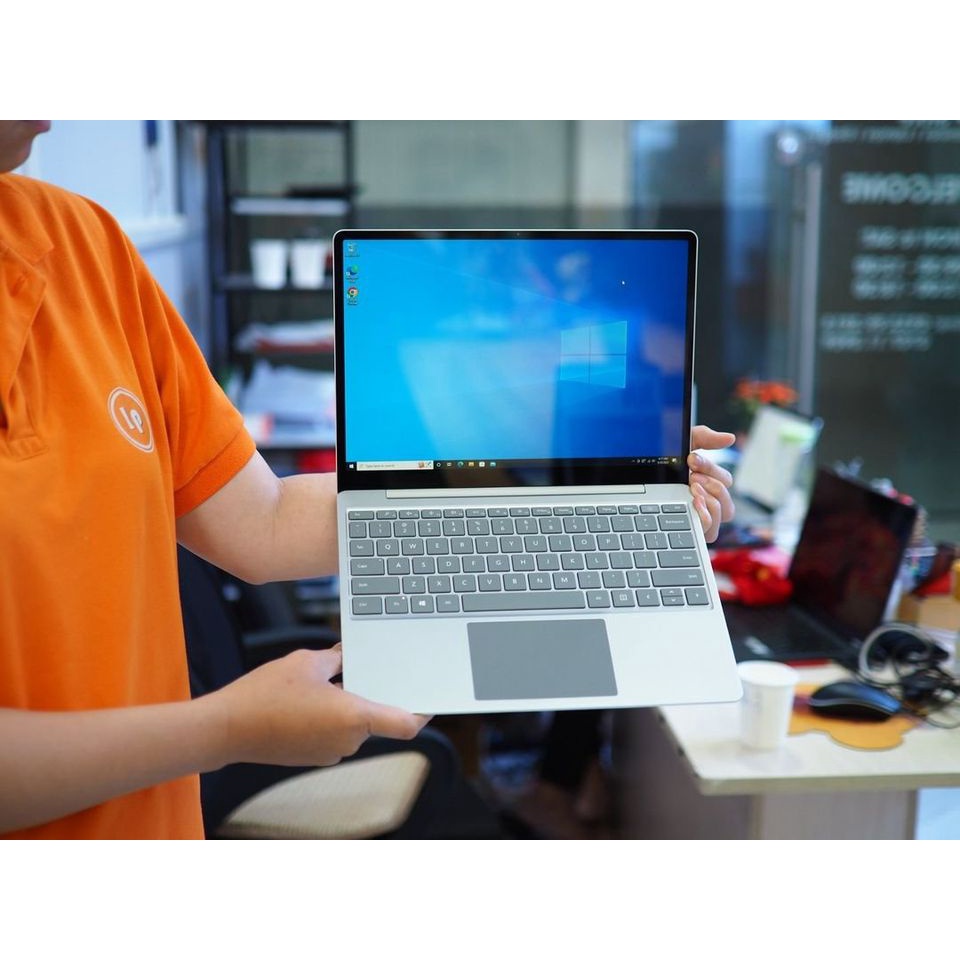 Laptop Surface Go qua sử dụng, máy đẹp như ảnh