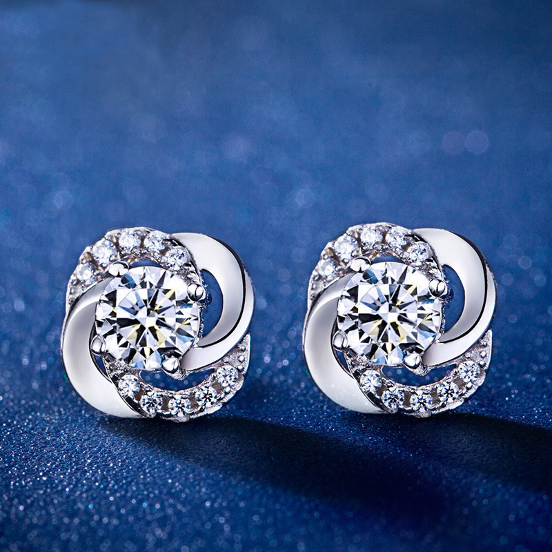 Korean Fashion Cool Shiny Rotating Clover of Four Leaves Ear Stud Diamond Ornament
