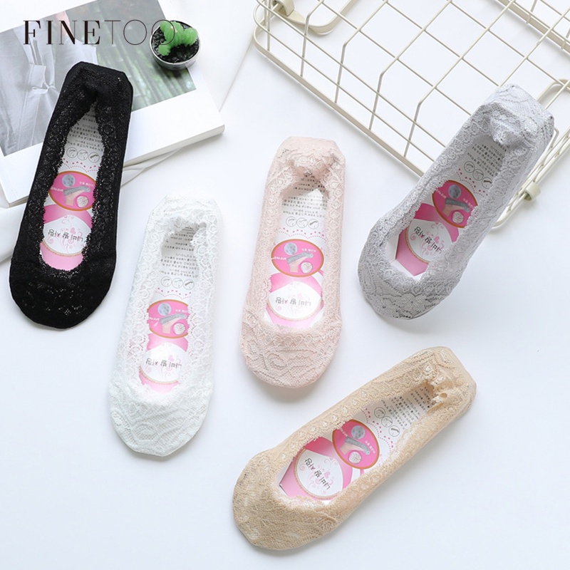 Đôi vớ FINETOO phối ren hoa ống ngắn chống trượt thời trang dành cho nữ