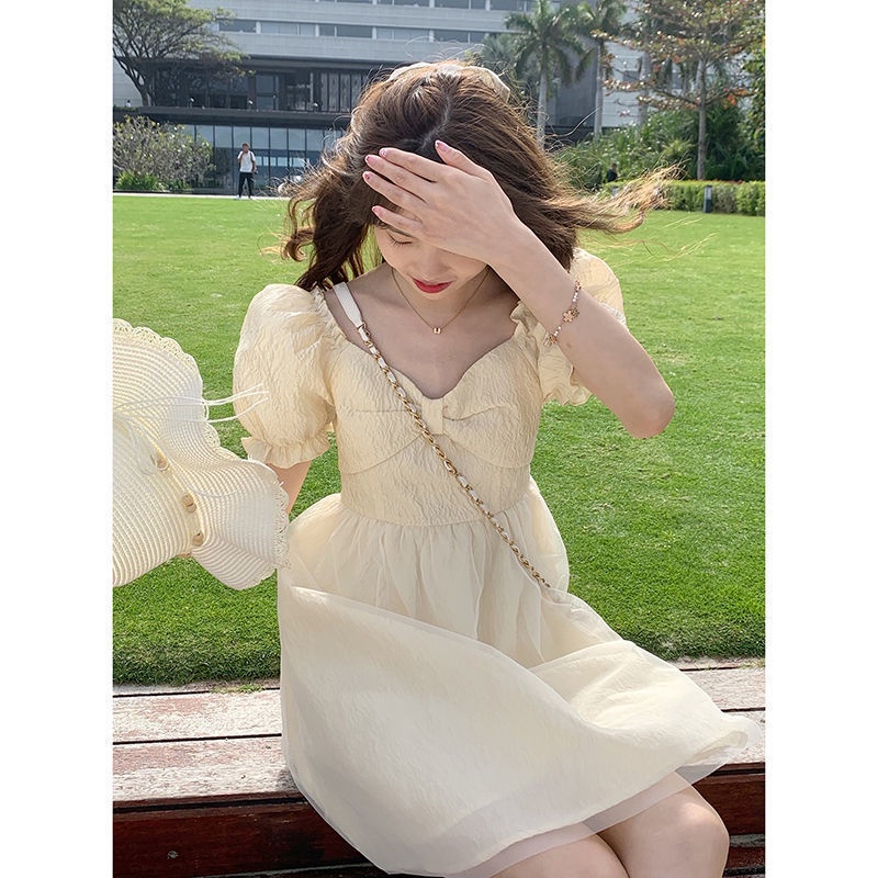 AMOI Đầm Công Chúa Ngắn Eo Cao Tay Phồng Màu Vàng Sữa Phong Cách Ngọt Ngào