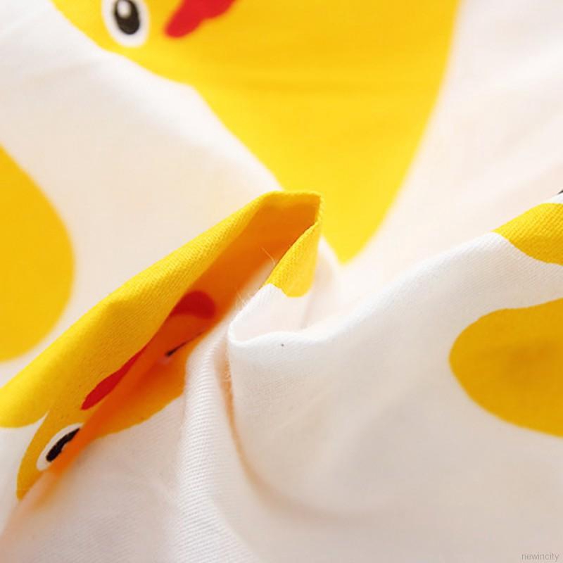 Bộ quần áo gồm 2 món áo không tay hình vịt vàng dễ thương + quần cho bé gái