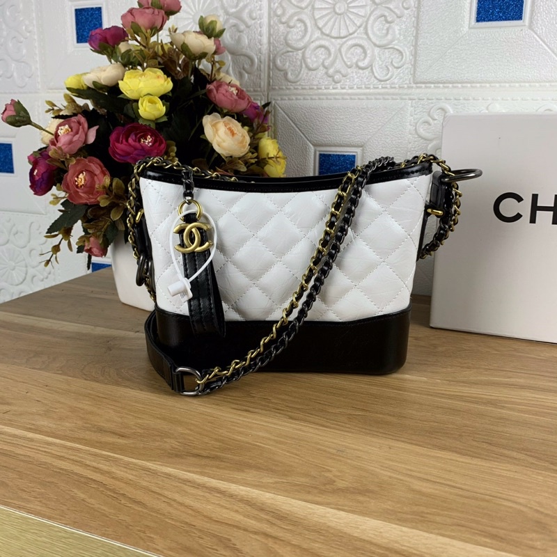 Túi xách Chanel Gabrielle màu trắng size 20cm