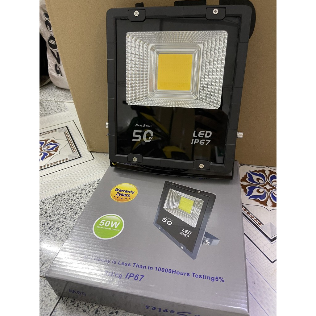 Đèn pha LED 50w ánh sáng vàng chuyên công trình, bảng hiệu, trang trí lắp đặt ngoài trời chống nước