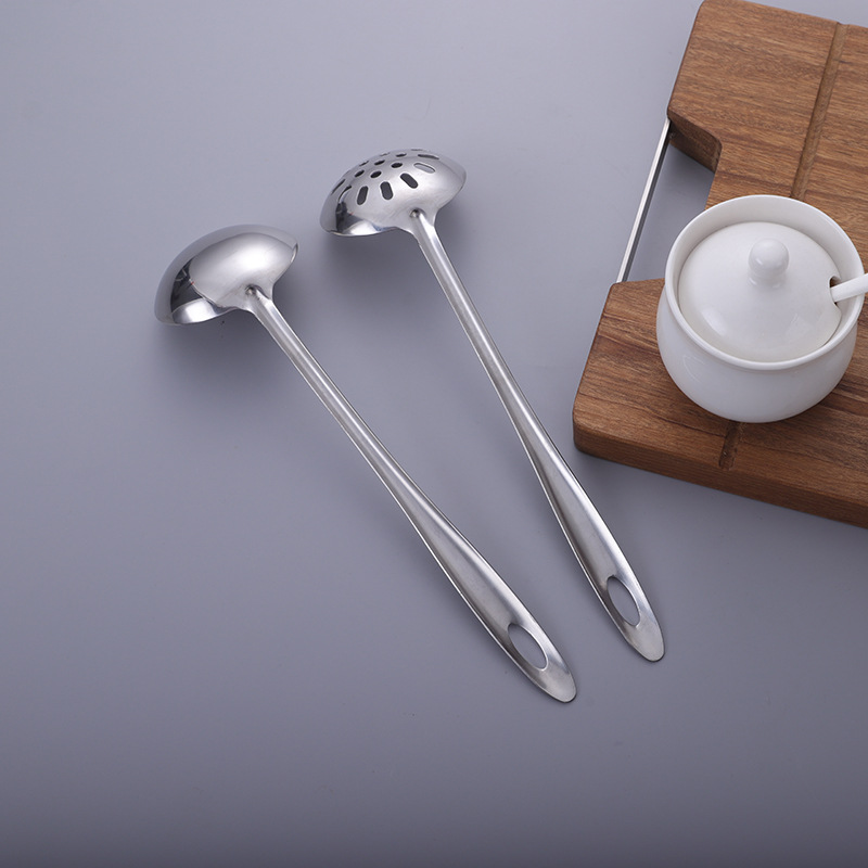 Vá múc canh bằng thép không gỉ có tay cầm tiện lợi