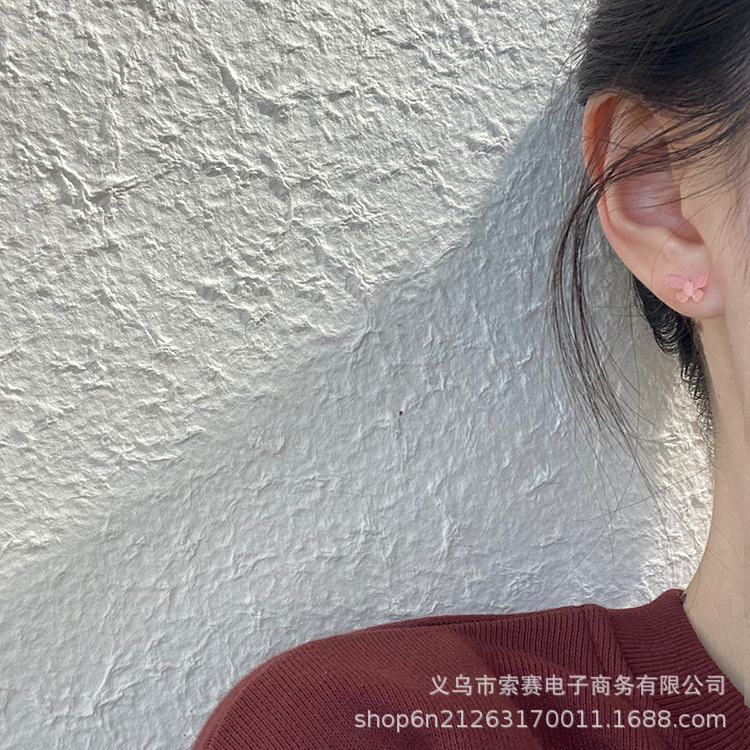 Đôi bông tai hình bươm bướm nhiều màu bằng nhựa xinh xắn dành cho nữ