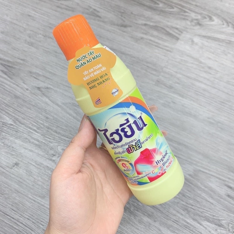 Tẩy quần áo chai 250ml