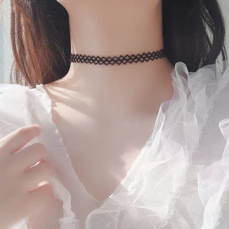 【JIHE】Vòng cổ ren đính đá kim cương đen thời trang