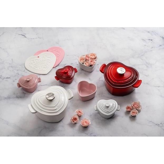 ÂU SỨ MINI LE CREUSET ENAMELED, HÌNH TRÁI TIM, MÀU HỒNG