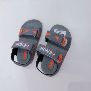 Sandal Fendi bé trai