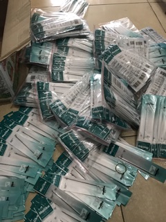 Cây nặn mụn Malika (combo 50 cây) Loại 1