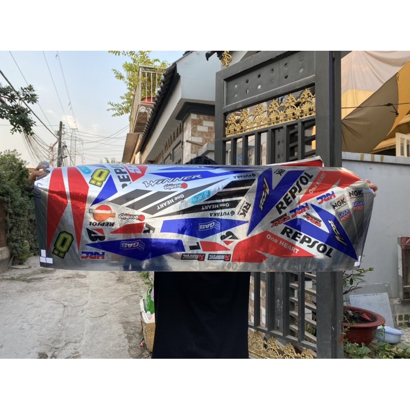 ( Quí khách vui lòng mang ra tiệm cho thợ dán ) Tem Winner v1 repsol trắng chất liệu Crom