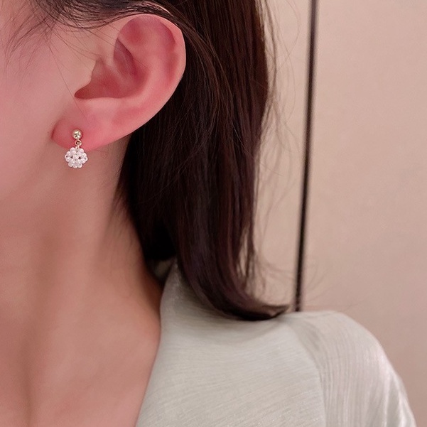 Khuyên tai chấm bông trắng phong cách Han Quốc siêu xinh KT125
