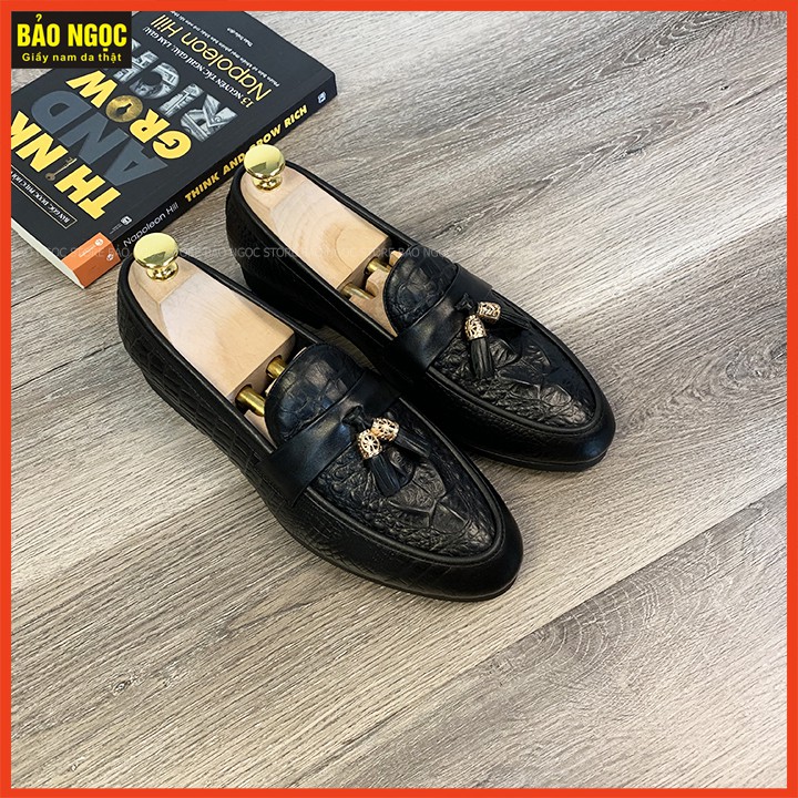 Giày lười nam da bò thật dập vân cá sấu - Băng chuông vàng thời trang - Đế cao su đúc - Mã K1868 Đen