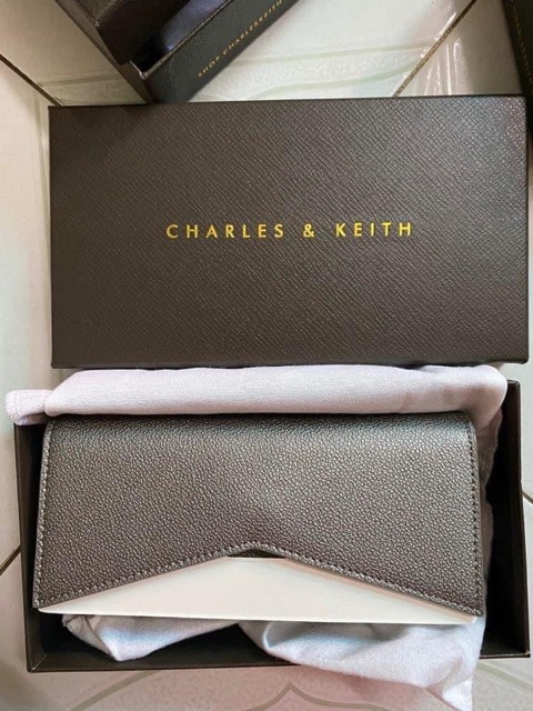 Túi cnk auth có sẵn