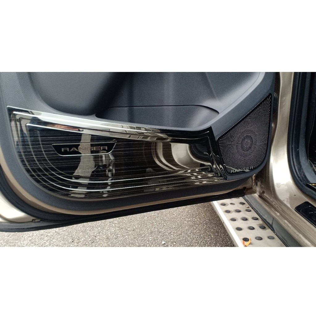 Ốp tapi và màng loa cánh cửa Ford Ranger