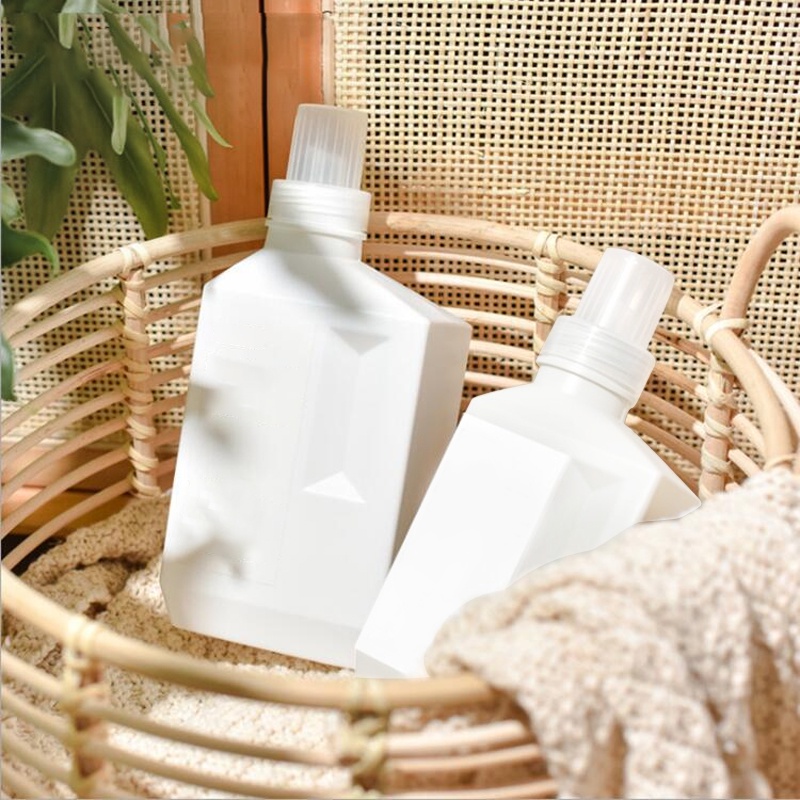 Bình nhựa SUAKE rỗng đựng dầu gội có thể chăm đầy lại