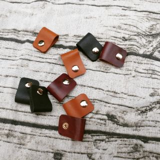 Kẹp cuốn tai nghe, cáp sạc da thật handmade khuy bấm