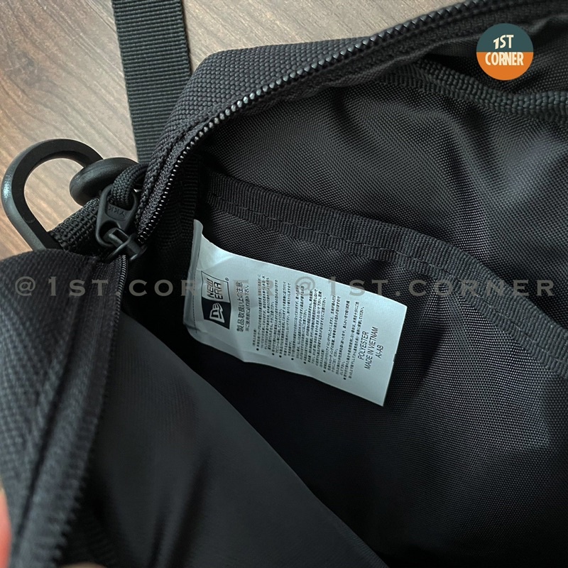 Túi đeo chéo - New Era Shoulder Pouch Bag