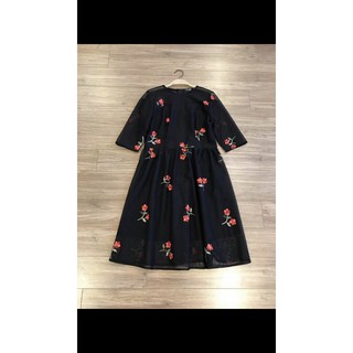 Đầm TOPSHOP thêu