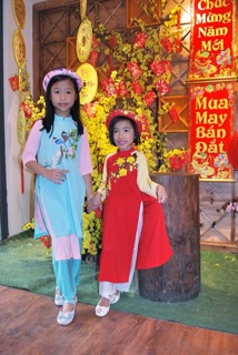Áo dài cách tân thêu  cao cấp