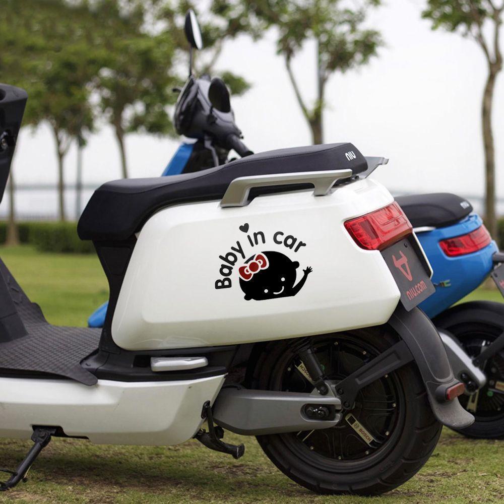 Sticker Dán Trang Trí Xe Hơi Hình Cô Gái Màu Trắng Đen