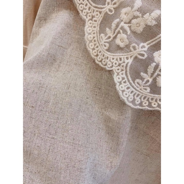 Đầm cổ ren Gà Vintage tay phồng