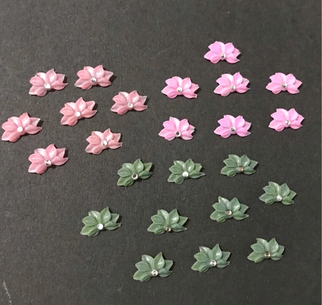 1 Bông Hoa 7 Cánh Nhọn làm Nail Ôm Phom Móng Thật