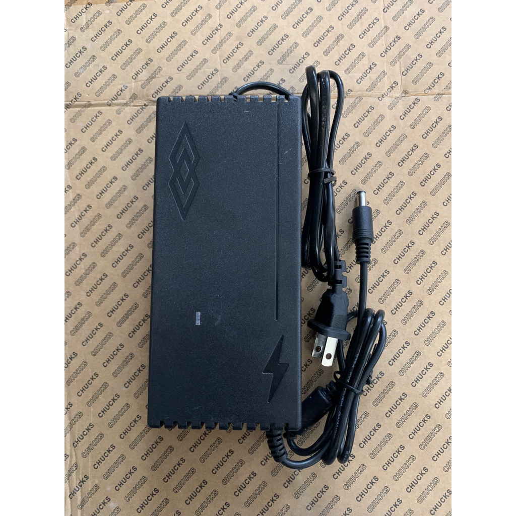Sạc 21v 3Ah có quạt